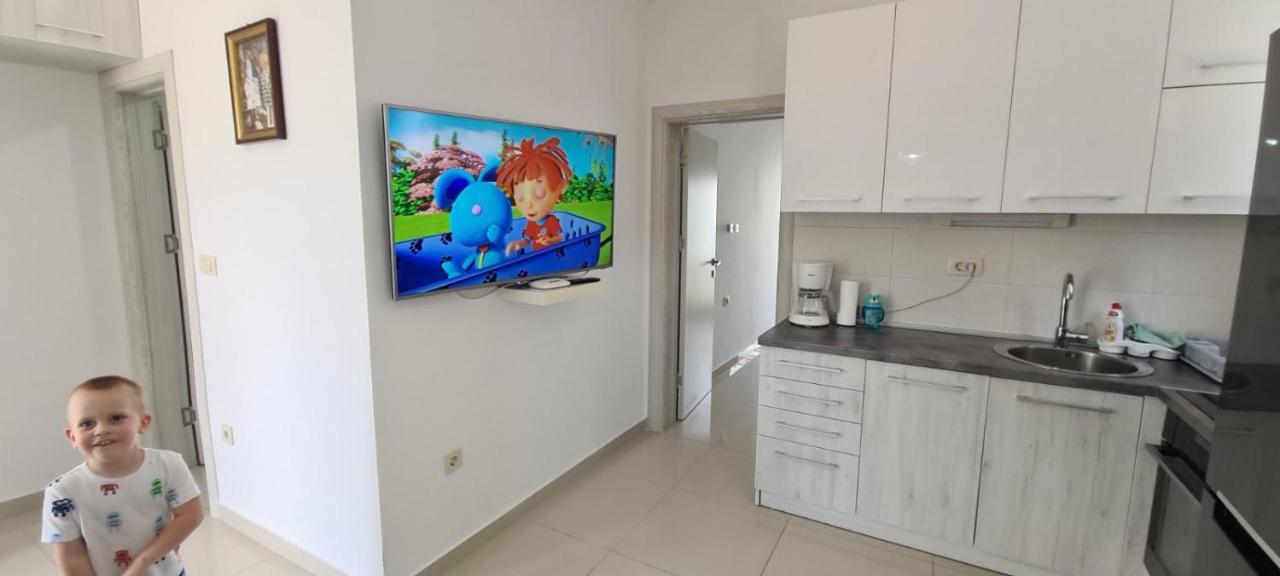 Guest House Ugljevarevic Будва Екстериор снимка