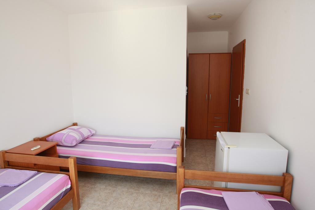 Guest House Ugljevarevic Будва Стая снимка