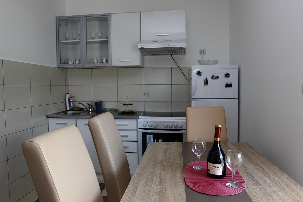 Guest House Ugljevarevic Будва Екстериор снимка