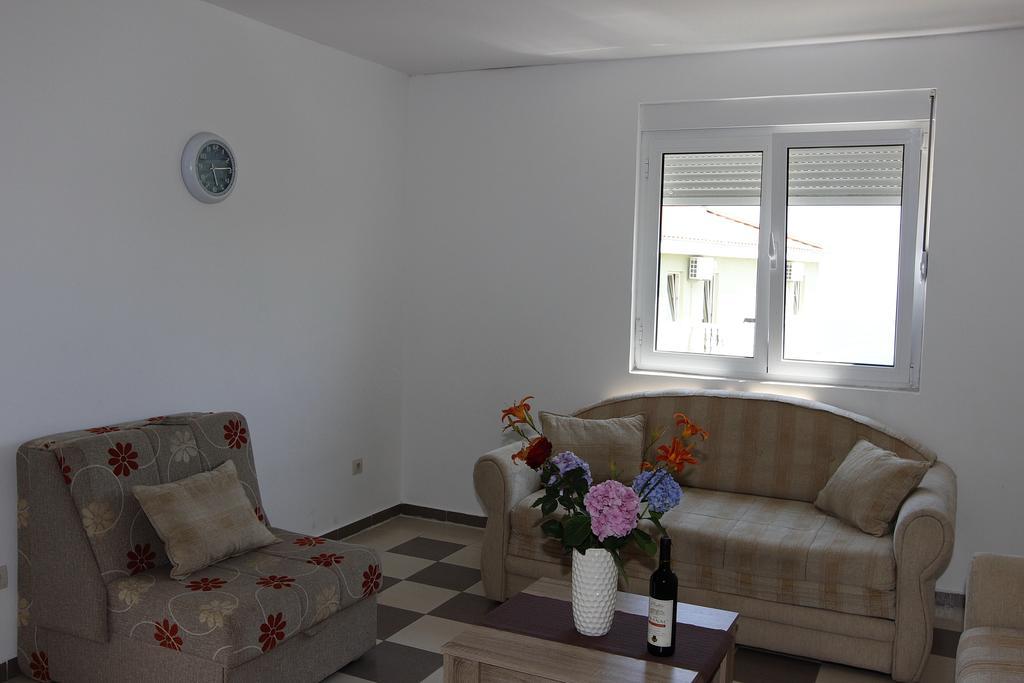 Guest House Ugljevarevic Будва Екстериор снимка
