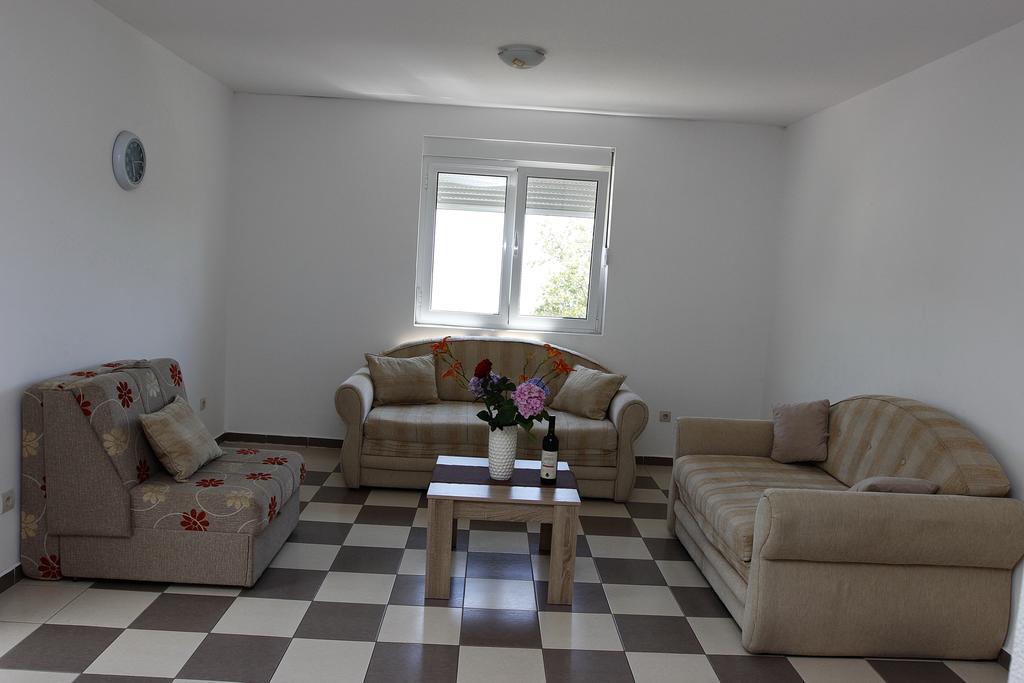 Guest House Ugljevarevic Будва Екстериор снимка