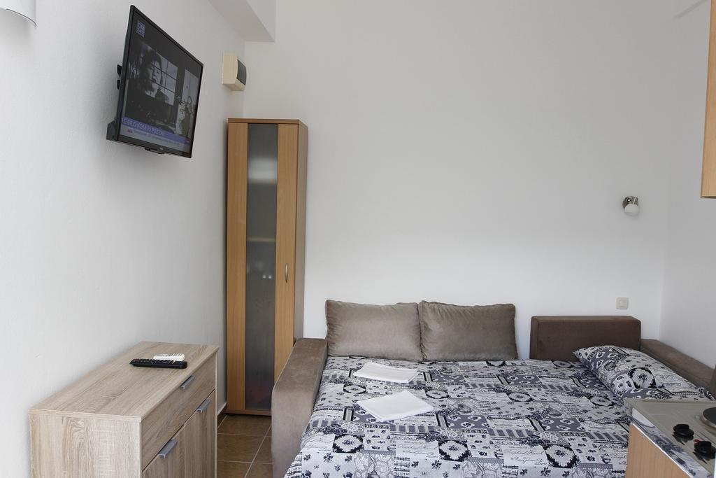 Guest House Ugljevarevic Будва Екстериор снимка
