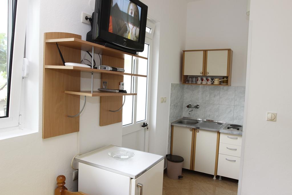 Guest House Ugljevarevic Будва Екстериор снимка