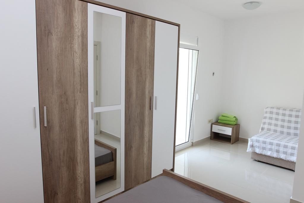 Guest House Ugljevarevic Будва Екстериор снимка