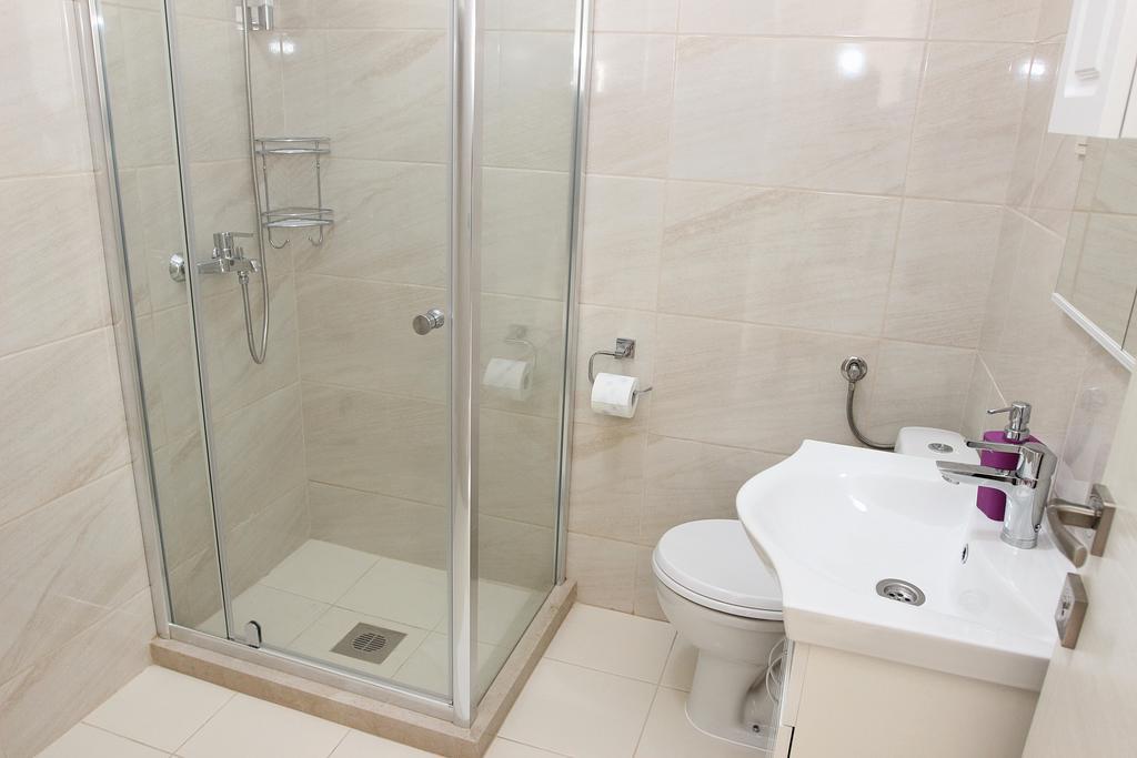 Guest House Ugljevarevic Будва Екстериор снимка