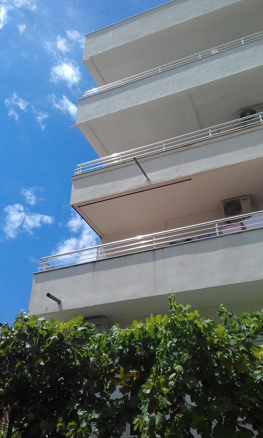Guest House Ugljevarevic Будва Екстериор снимка